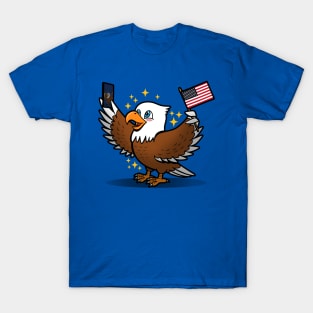 Funny Cute American Bald Eagle Taking Selfie 4th Of July Proud American Cartoon T-Shirt